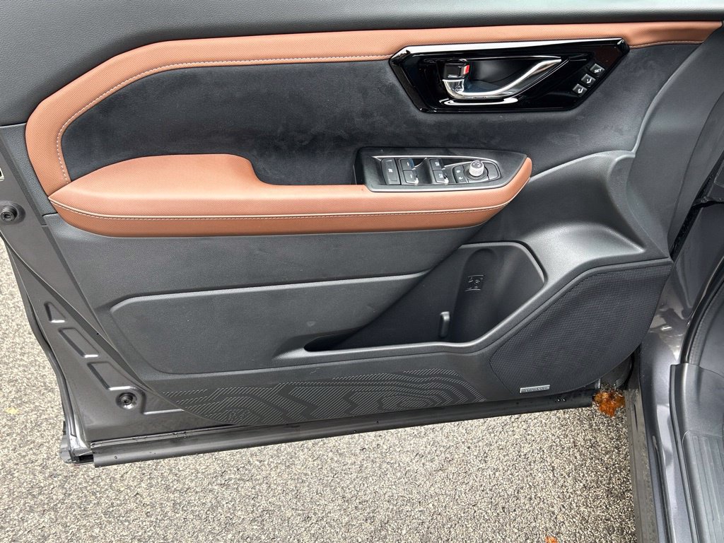 New 2026 Subaru Forester Touring AWD/4WD image 13