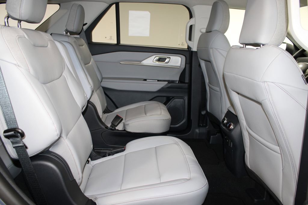 New 2026 Ford Explorer Active image 32