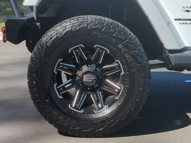Used 2018 Jeep Wrangler Unlimited Sahara w/ Connectivity Group AWD/4WD image 19