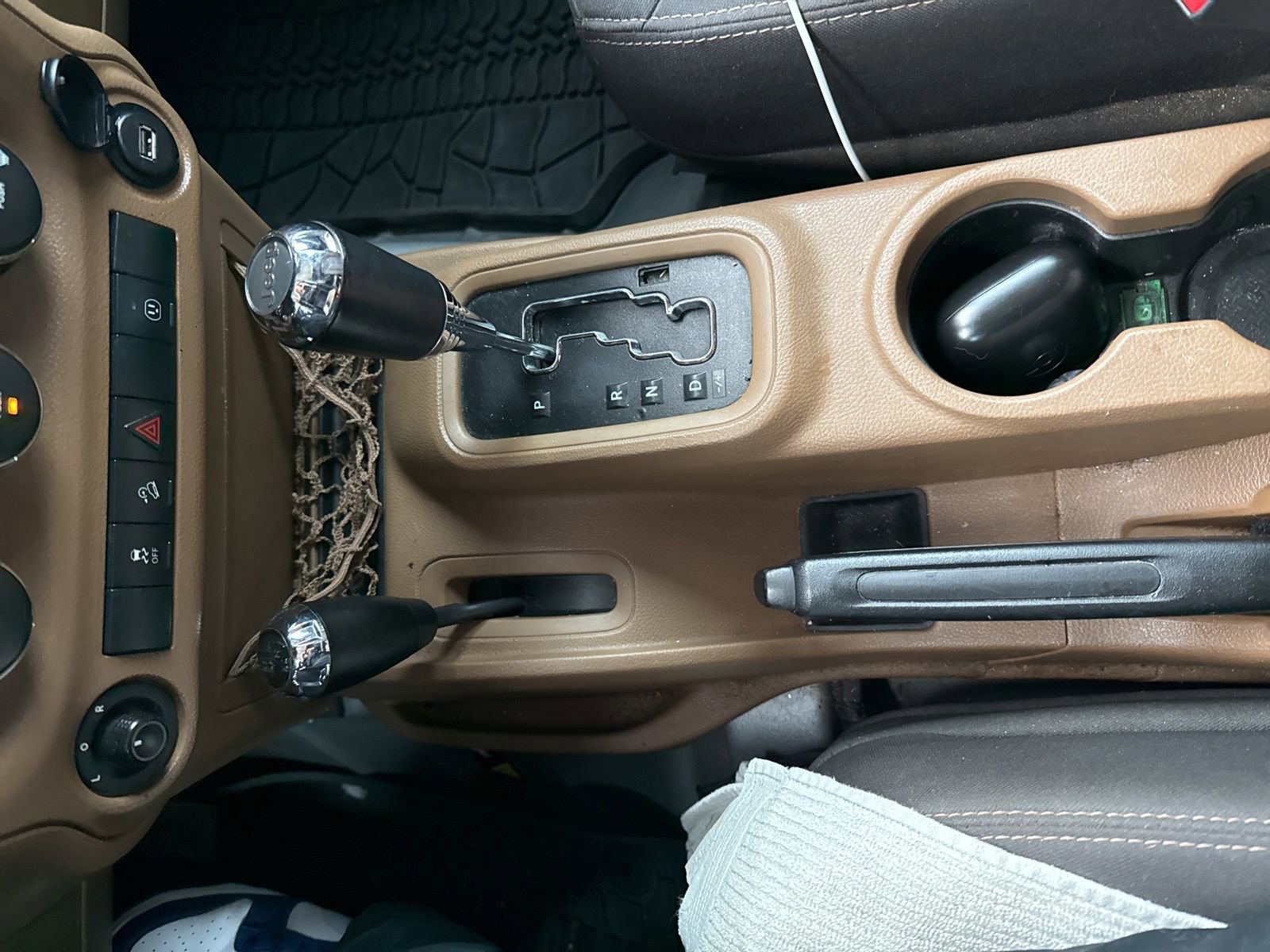 Used 2015 Jeep Wrangler Unlimited Rubicon w/ Max Tow Package image 26