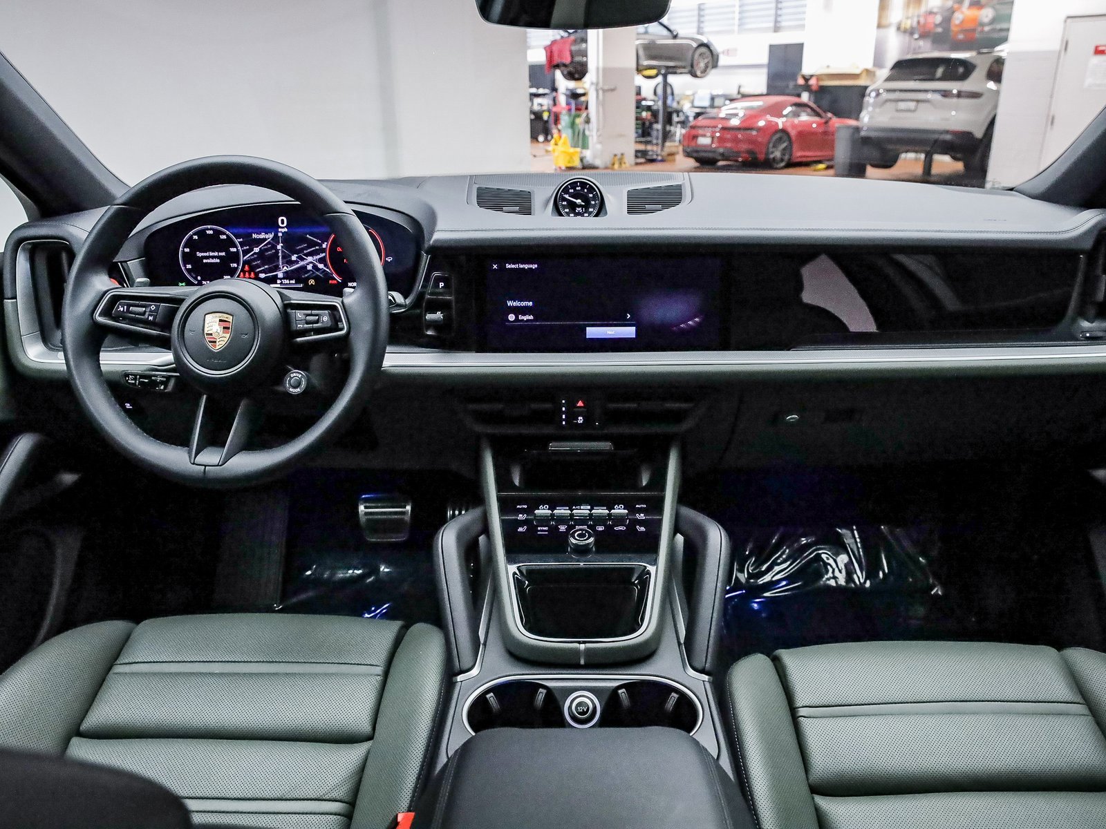 Used 2025 Porsche Cayenne S image 16