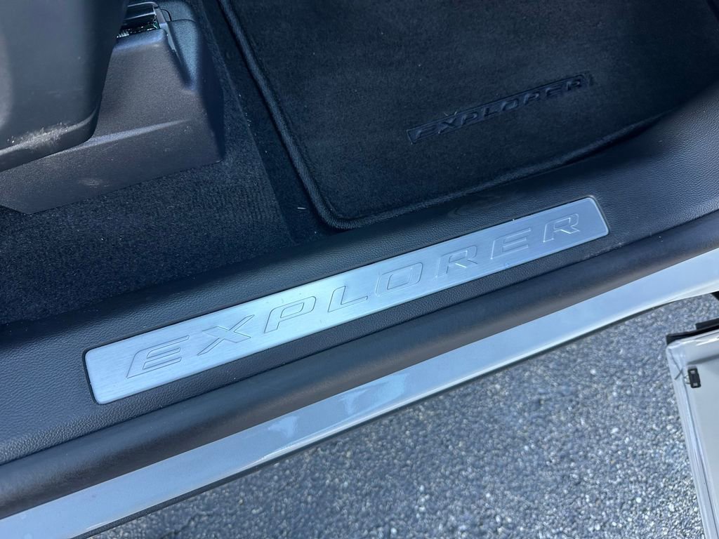 New 2025 Ford Explorer Platinum image 41