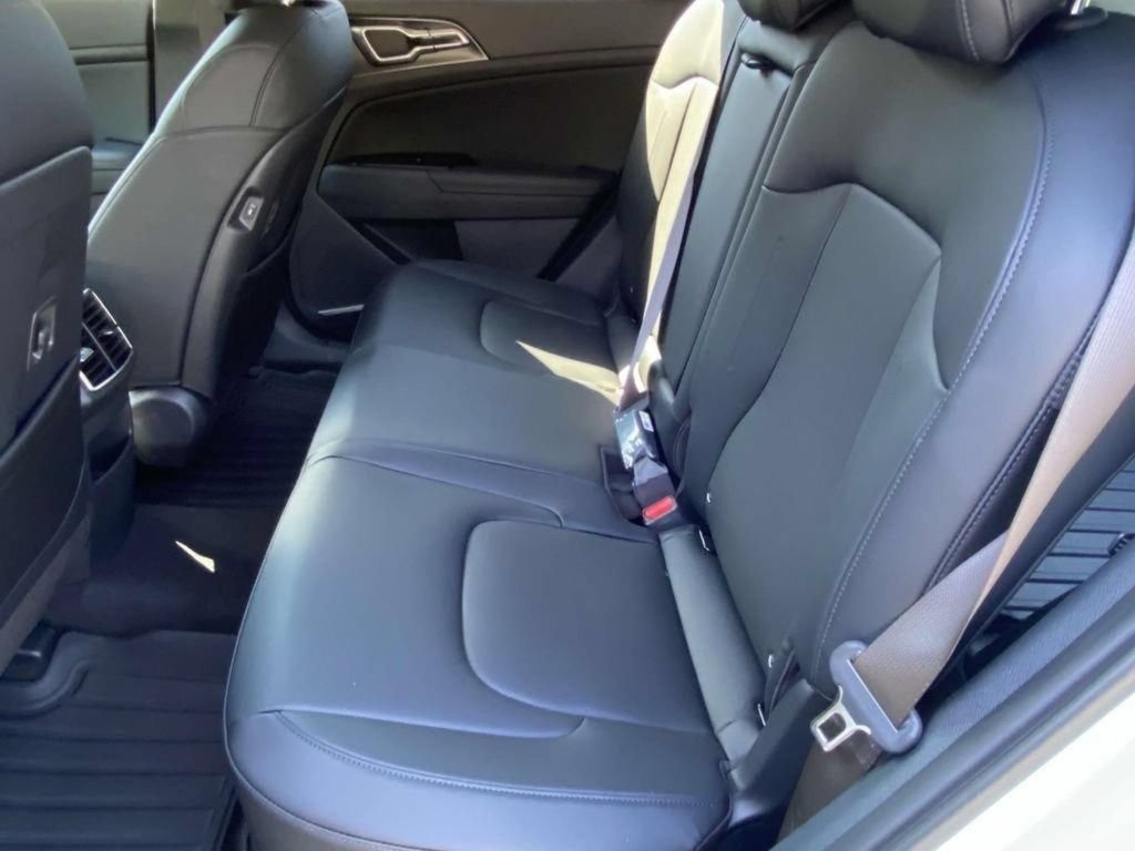 New 2025 Kia Sportage EX AWD/4WD image 9