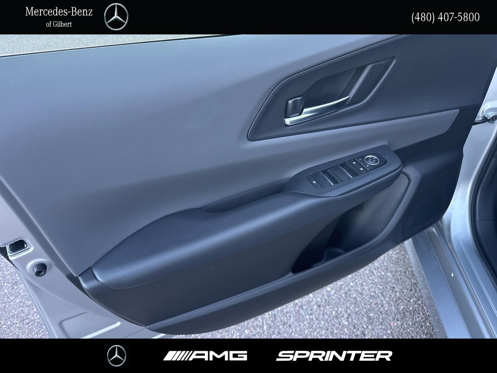 Used 2025 Toyota Prius XLE FWD image 9