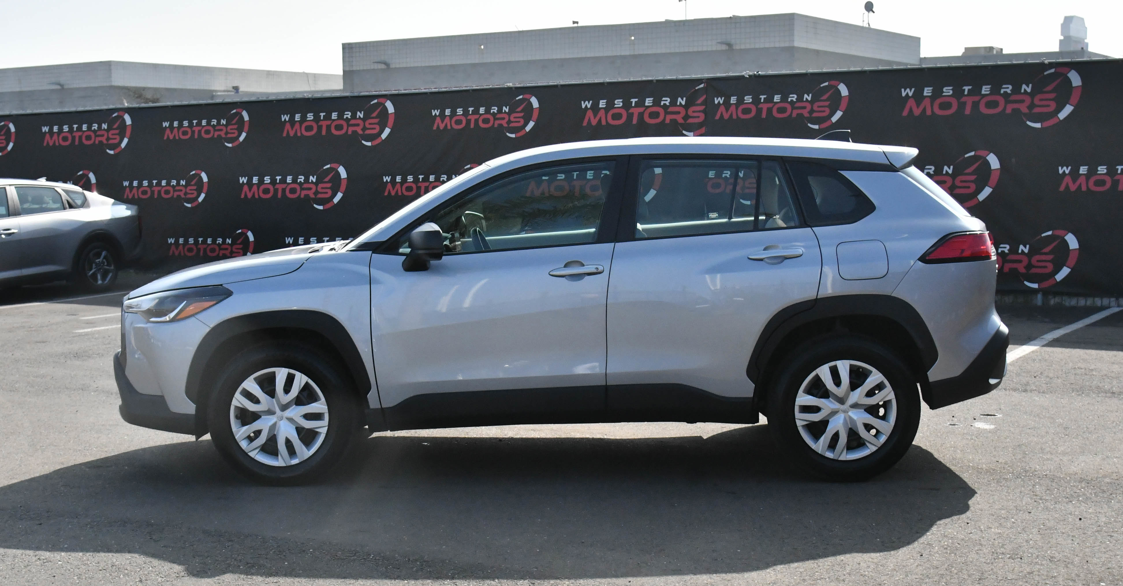 Used 2024 Toyota Corolla Cross L FWD image 4