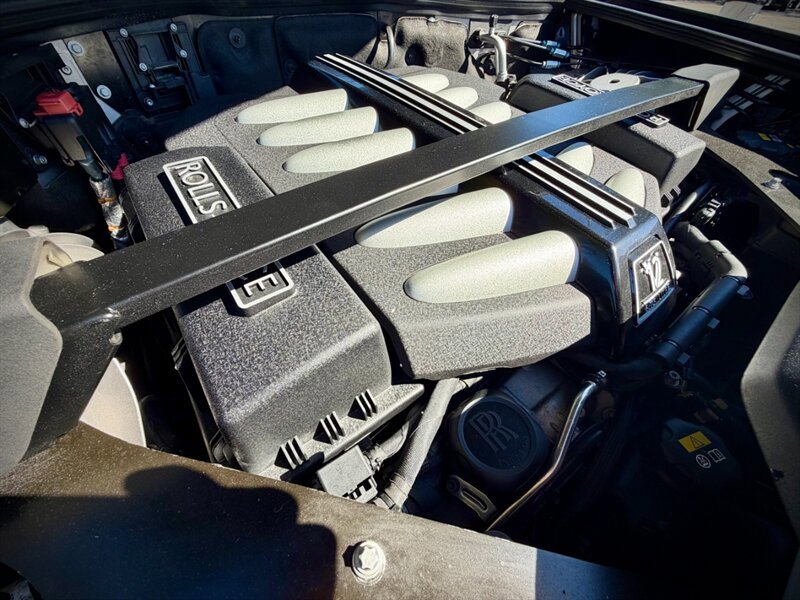 Used 2018 Rolls-Royce Phantom Sedan image 6