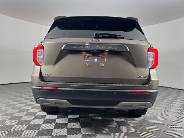 Used 2021 Ford Explorer XLT w/ Equipment Group 202A image 9