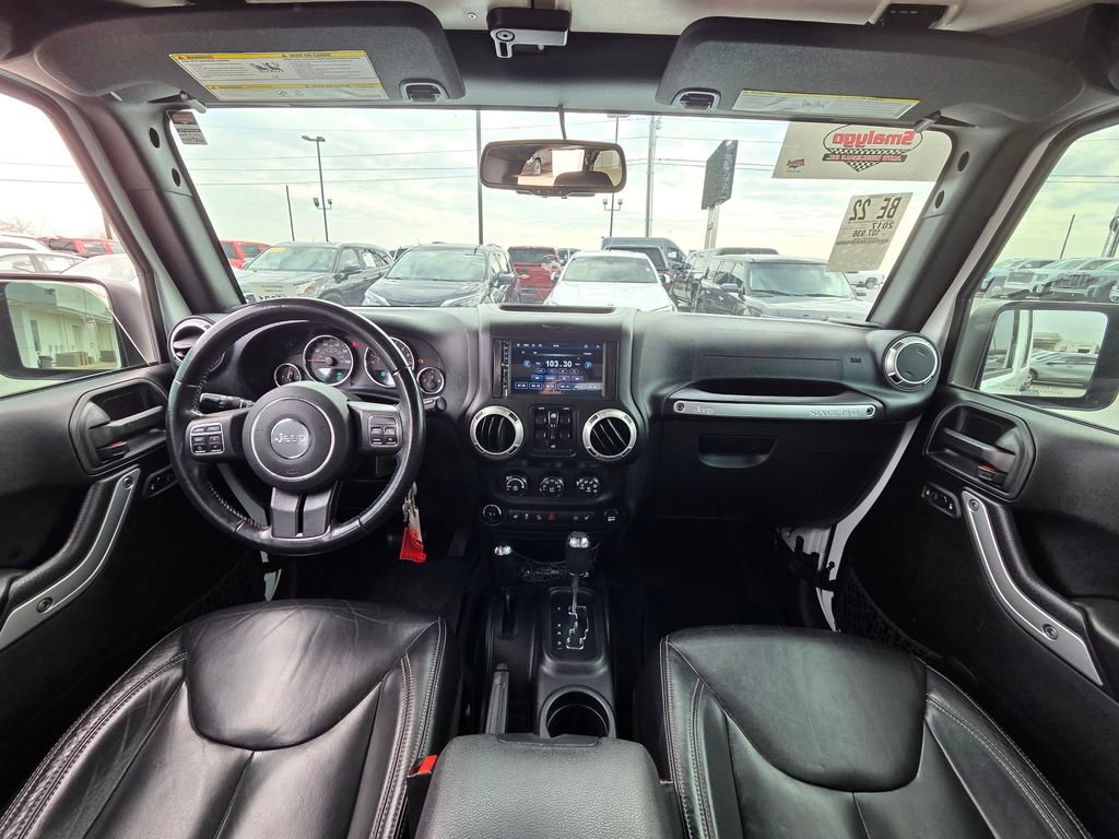 Used 2017 Jeep Wrangler Unlimited Sahara w/ Connectivity Group image 25