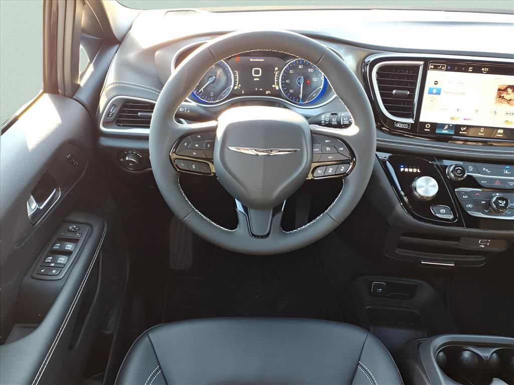 New 2026 Chrysler Pacifica Select w/ S Appearance Package AWD/4WD image 14
