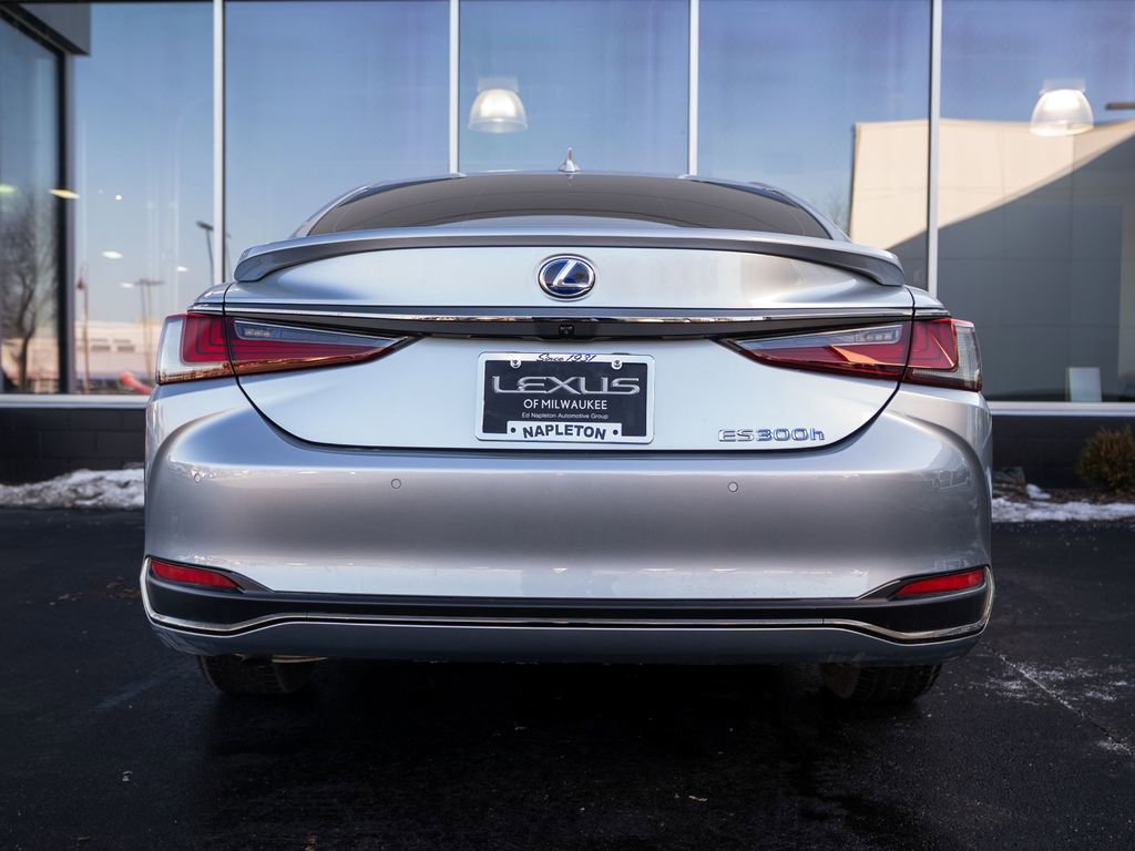 Certified 2022 Lexus ES 300h F Sport w/ Accessory Package 2 image 8