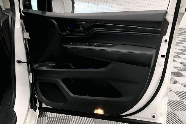 Used 2025 Honda Odyssey Touring image 22