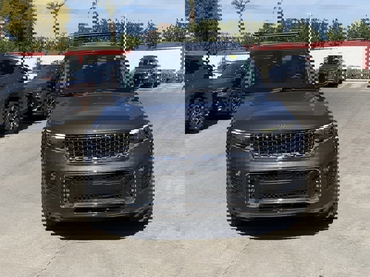 Used 2022 Jeep Grand Cherokee L Overland w/ Luxury Tech Group IV image 2