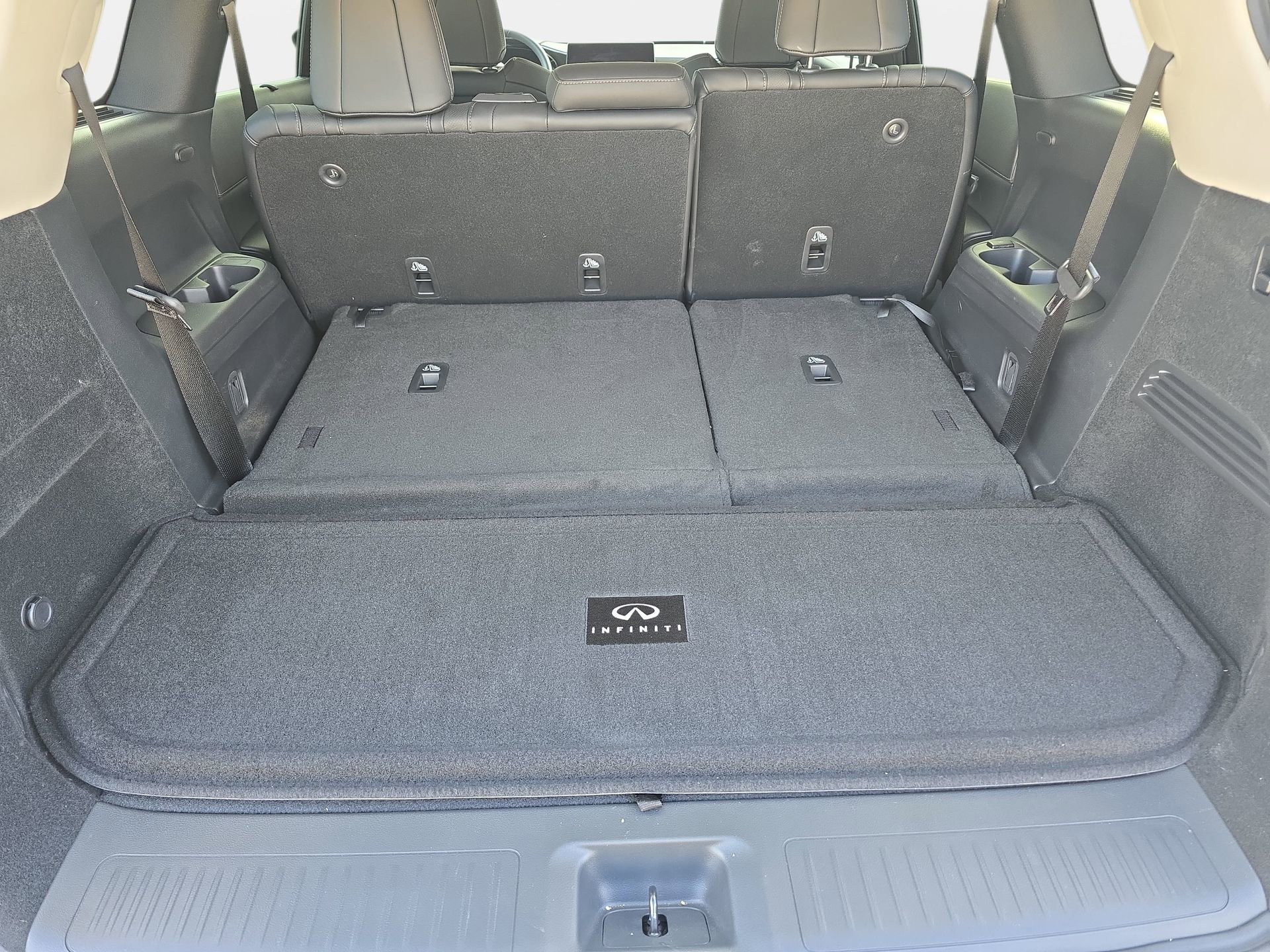 Certified 2026 INFINITI QX60 Luxe w/ Cargo Package AWD/4WD image 12