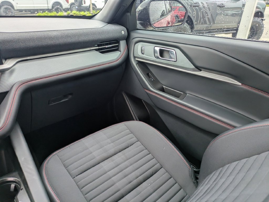 New 2026 Ford Explorer ST-Line w/ ST-Line Street Pack RWD image 19
