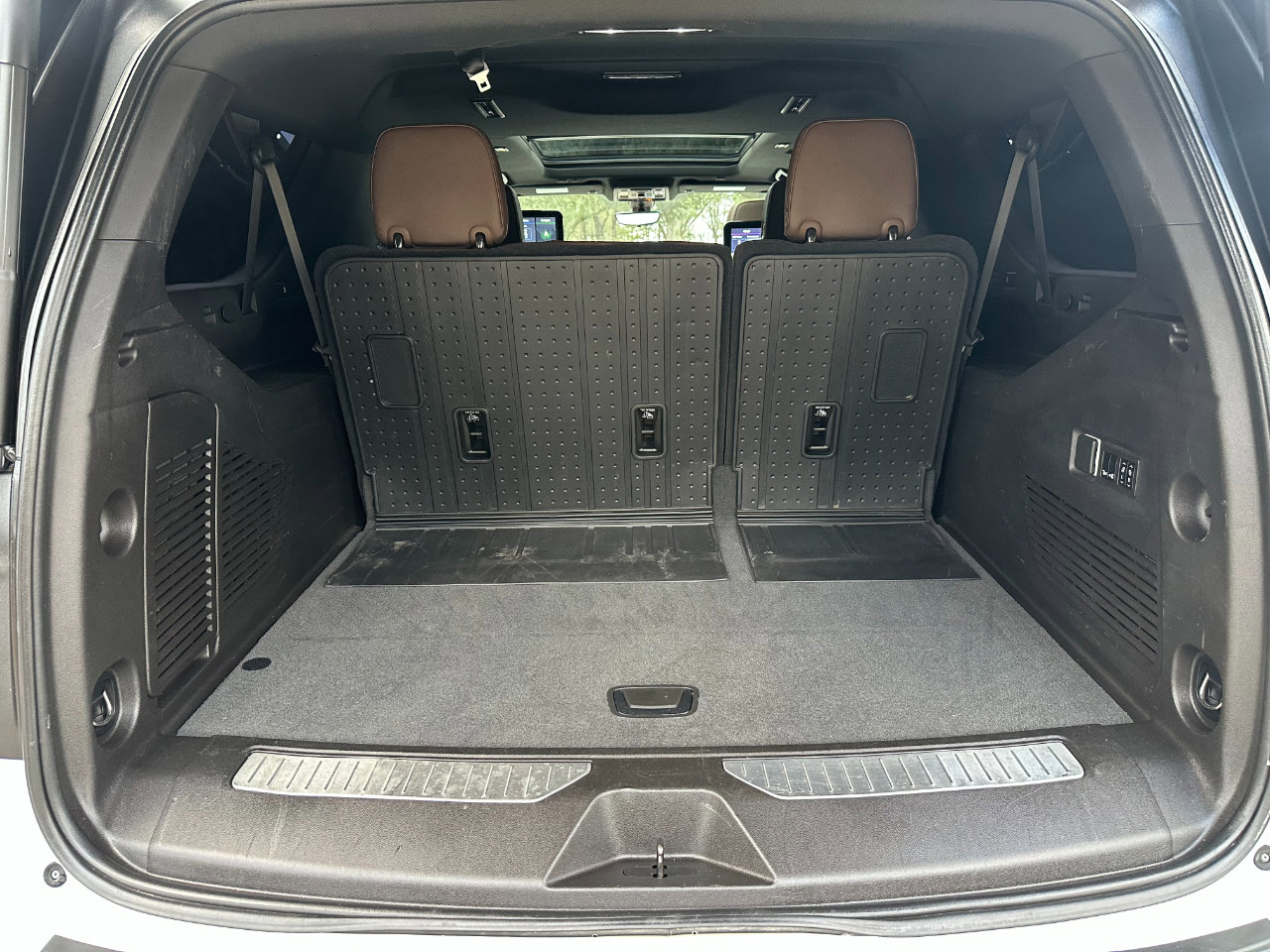 Used 2021 Chevrolet Suburban High Country image 39