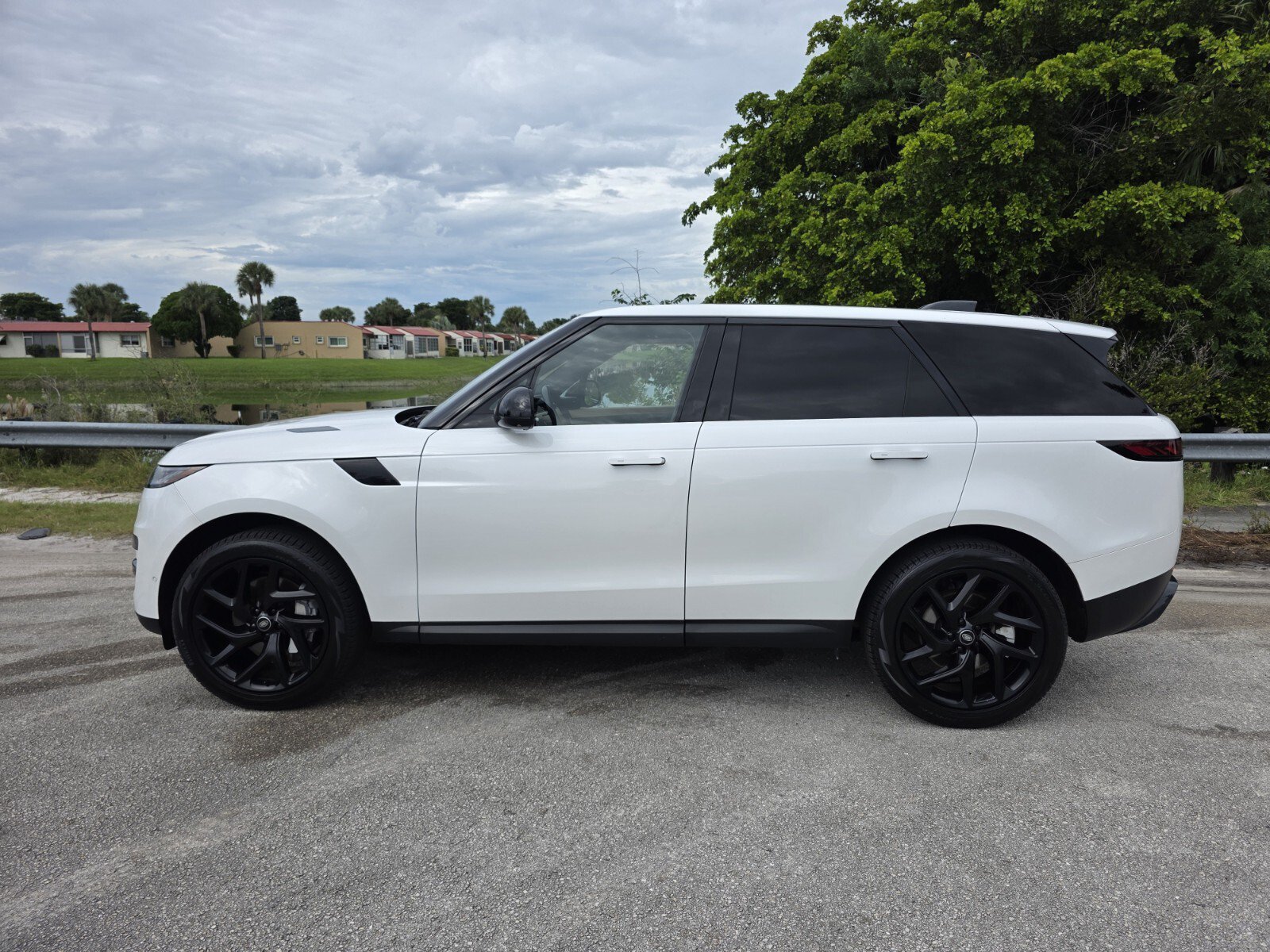 Certified 2024 Land Rover Range Rover Sport SE AWD/4WD image 7