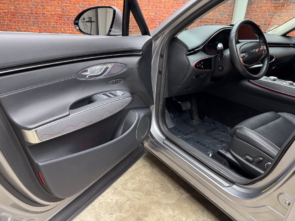 Used 2022 Genesis GV70 2.5T w/ Advanced Package AWD/4WD image 10