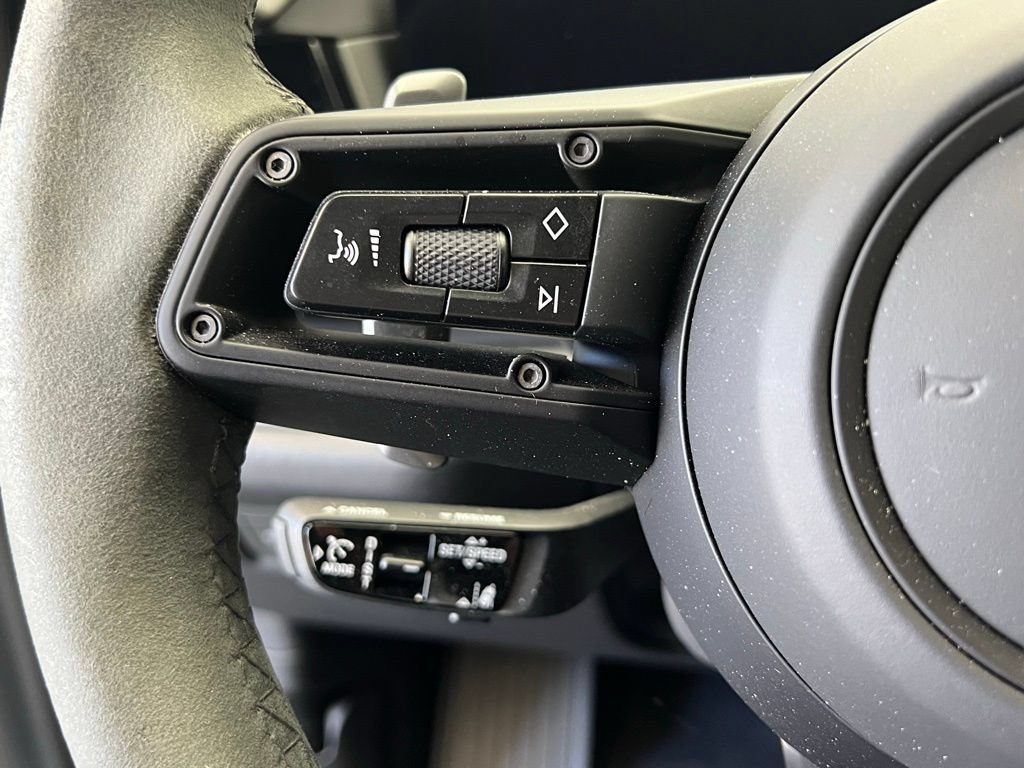 Certified 2025 Porsche Cayenne GTS AWD/4WD image 8
