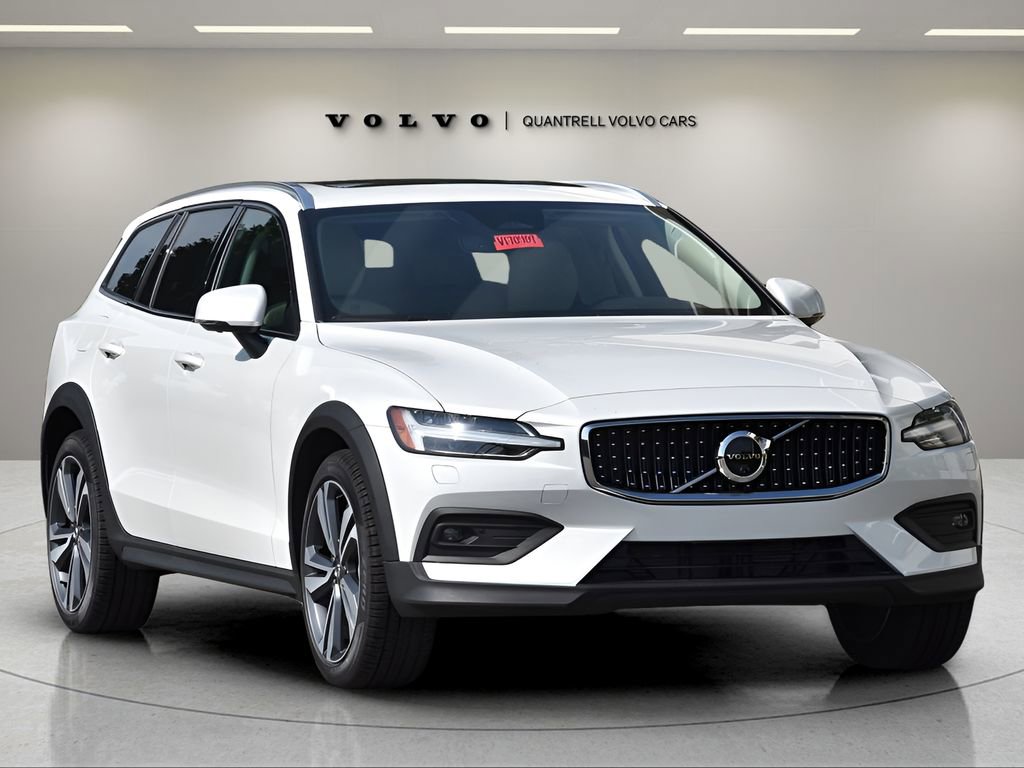 Certified 2026 Volvo V60 B5 Cross Country Plus w/ Protection Package Premier AWD/4WD image 2