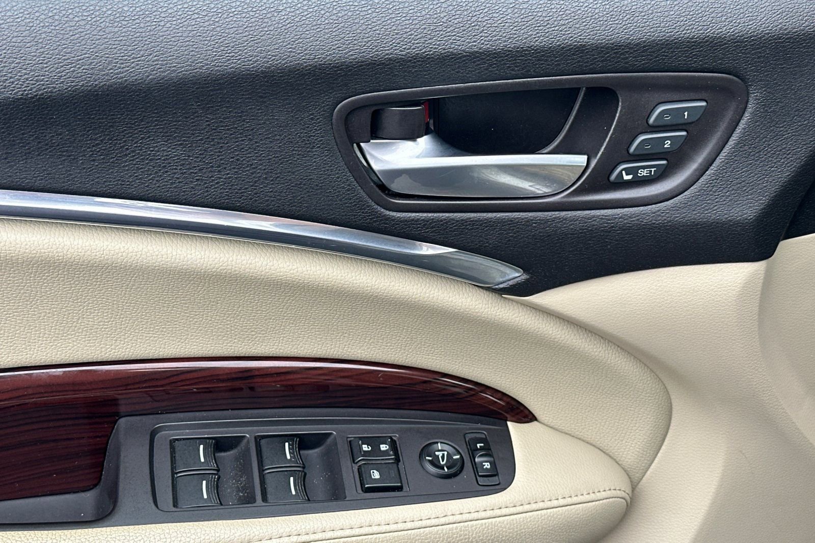 Used 2016 Acura MDX SH-AWD image 11