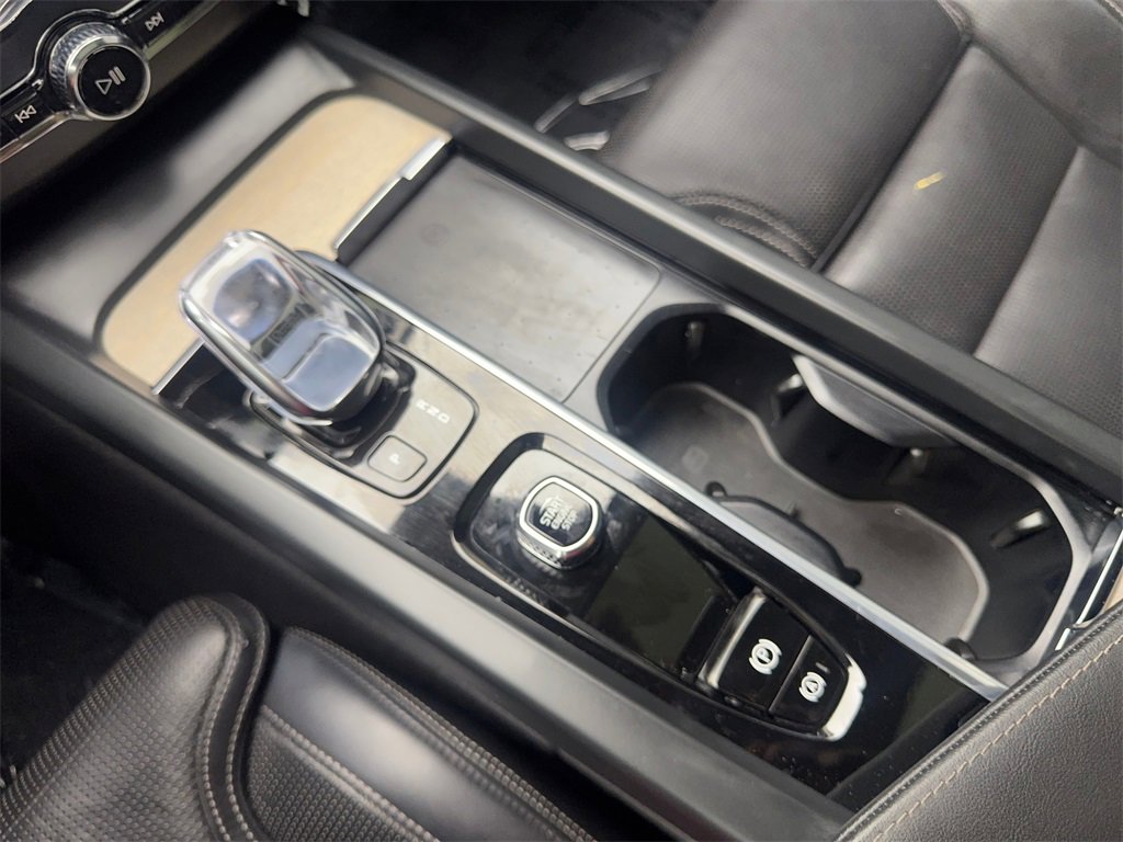 Used 2022 Volvo XC60 B5 Inscription w/ Protection Package Premier image 68