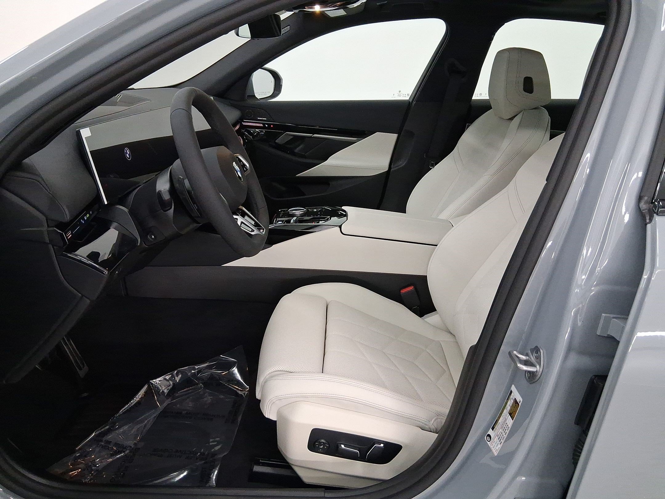 New 2026 BMW 530i w/ M Sport Package RWD image 5