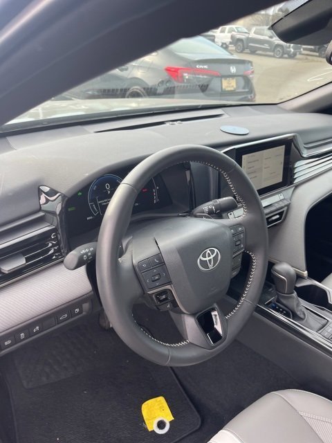 Used 2025 Toyota Camry XLE image 13