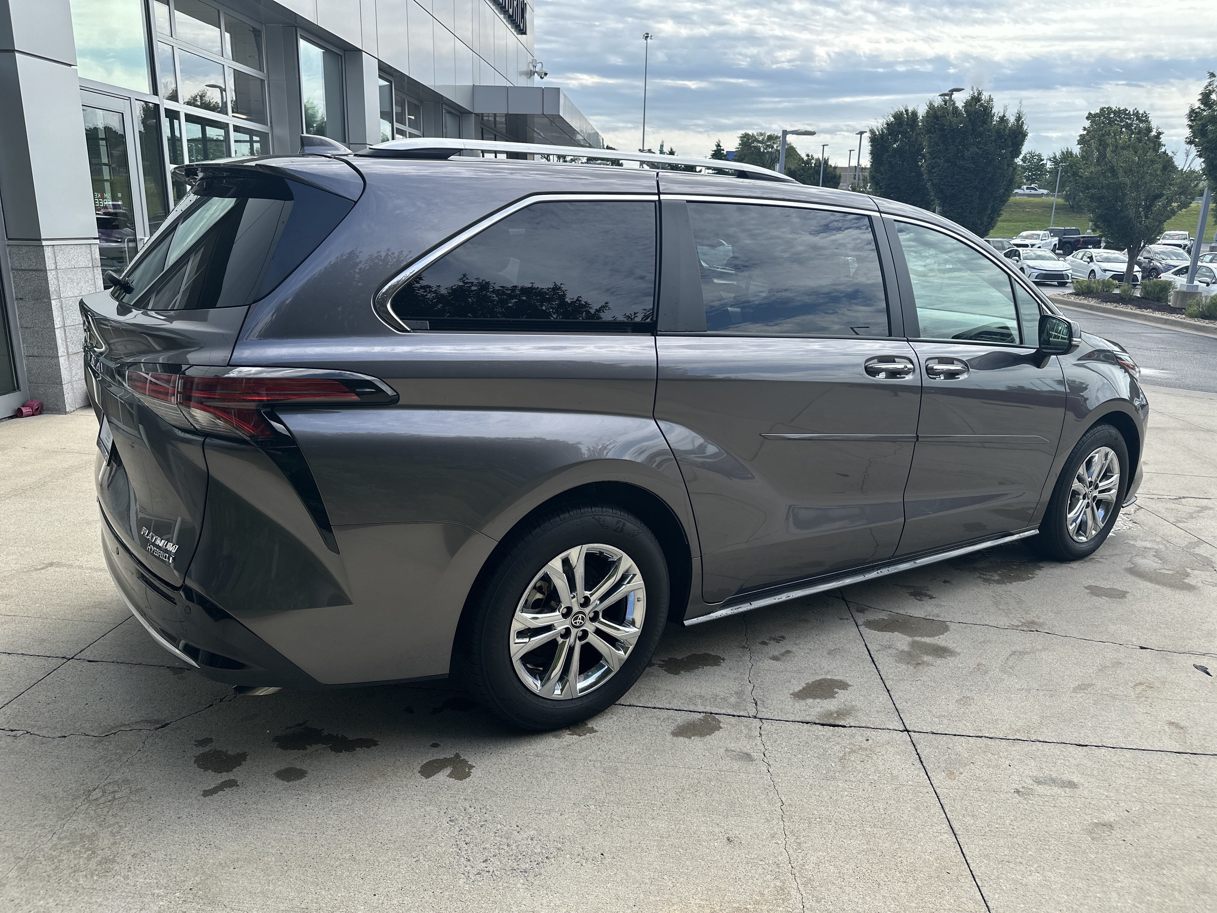 Certified 2024 Toyota Sienna Platinum AWD/4WD image 6