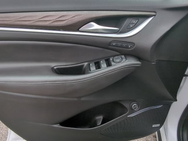 Used 2022 Buick Enclave Avenir w/ Avenir Technology Package AWD/4WD image 33