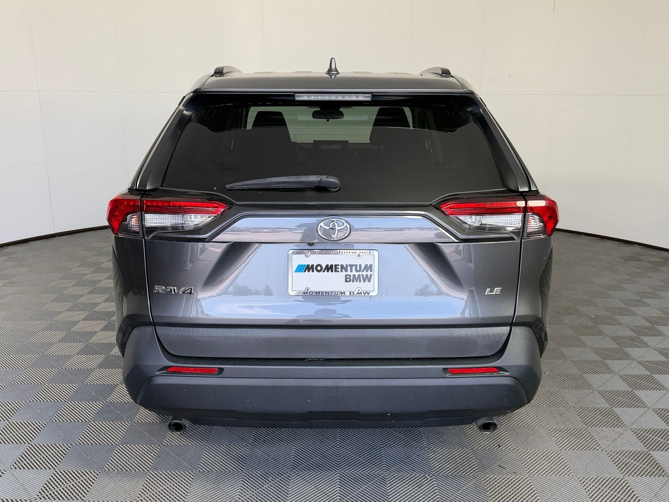 Used 2021 Toyota RAV4 LE FWD image 10