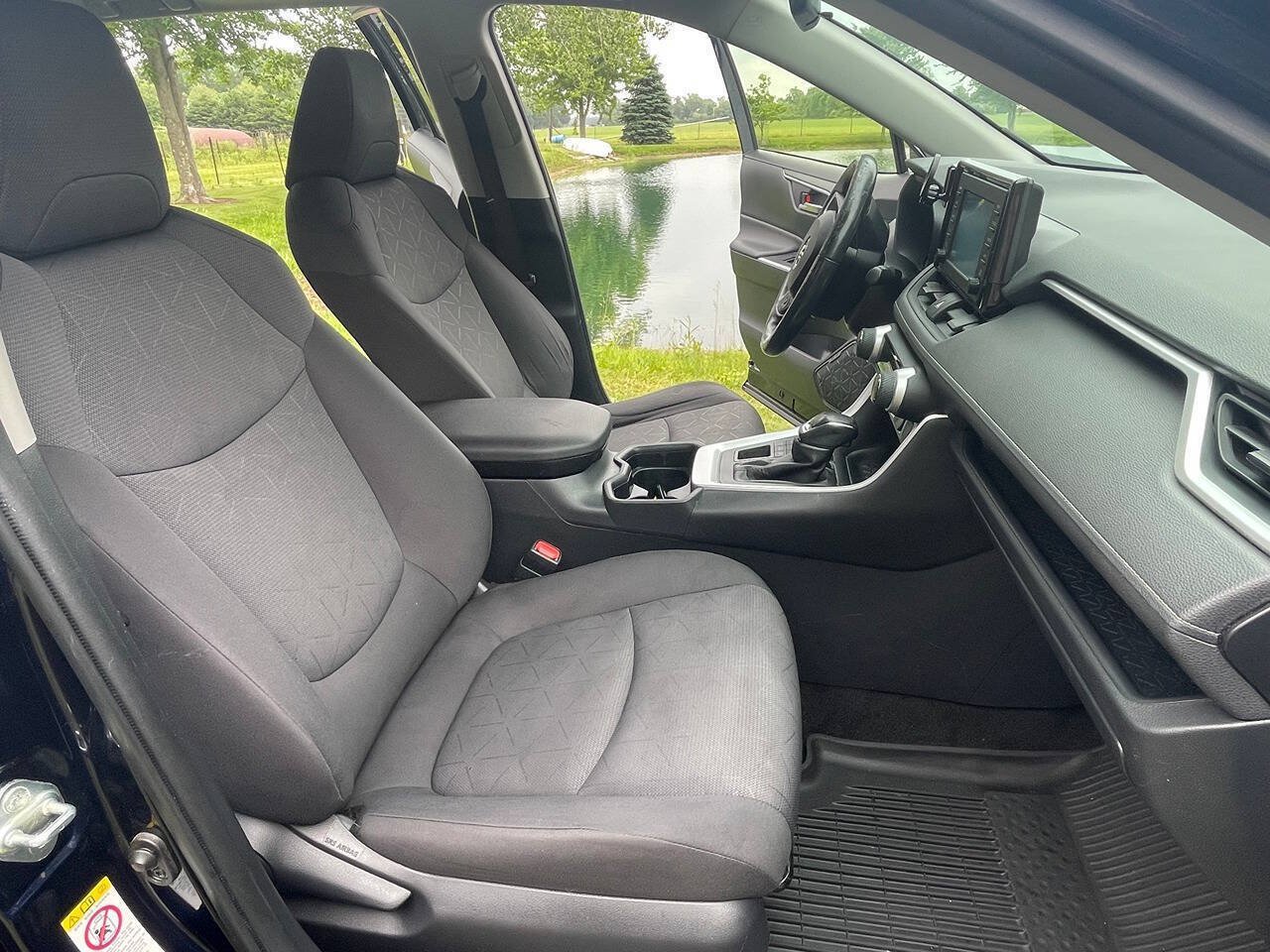 Used 2019 Toyota RAV4 XLE w/ Convenience Package AWD/4WD image 5