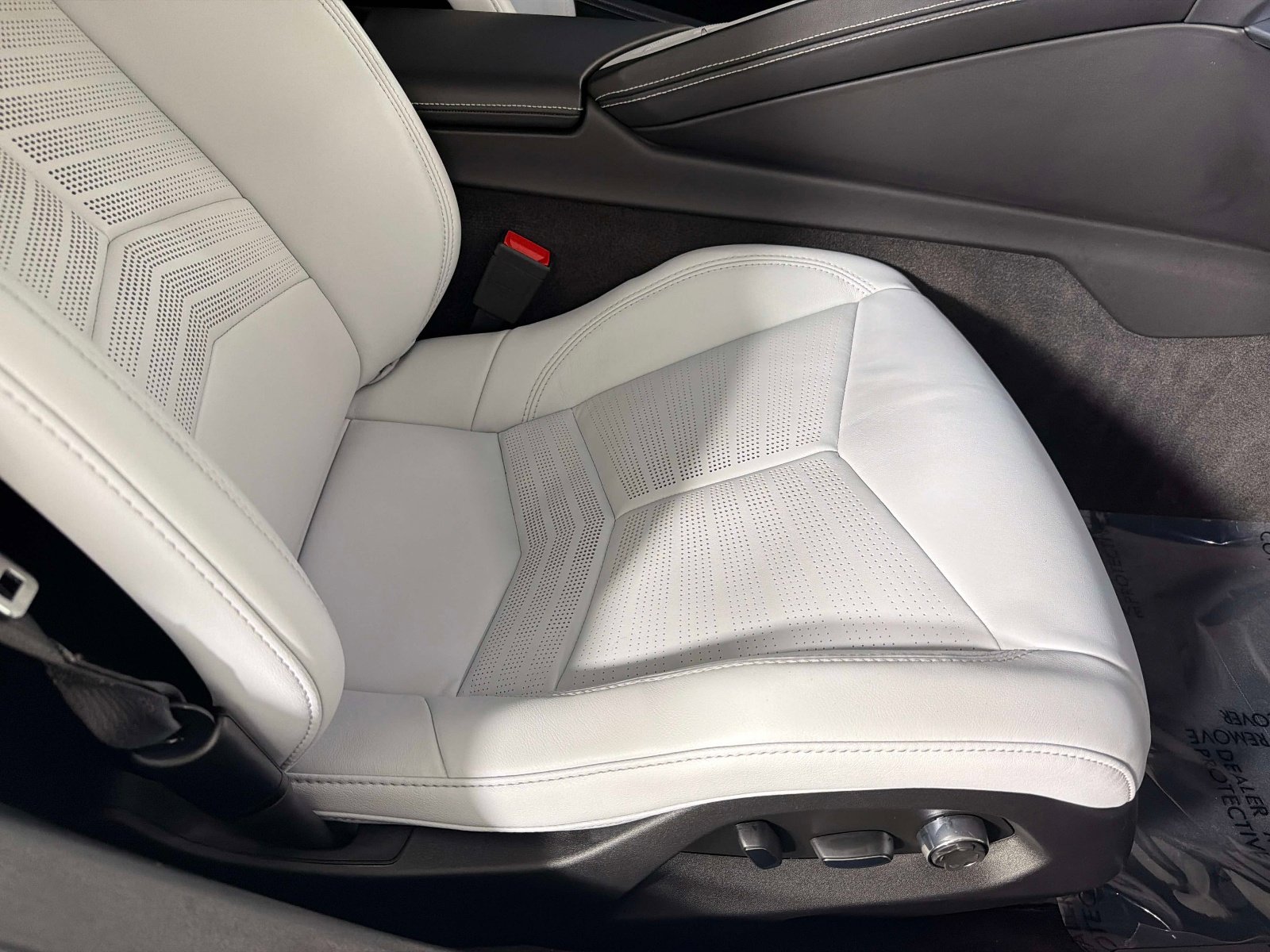 Used 2025 Chevrolet Corvette Z06 RWD image 25