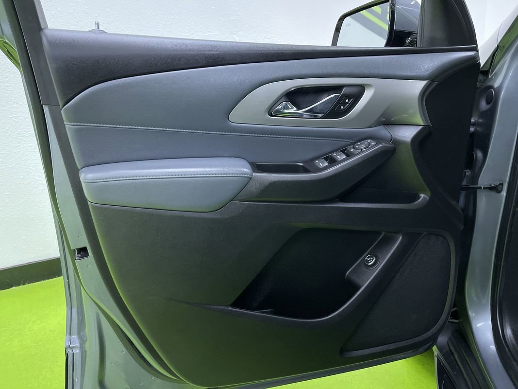 Used 2019 Chevrolet Traverse LT w/ LPO, 'HIT The Road' Package image 16