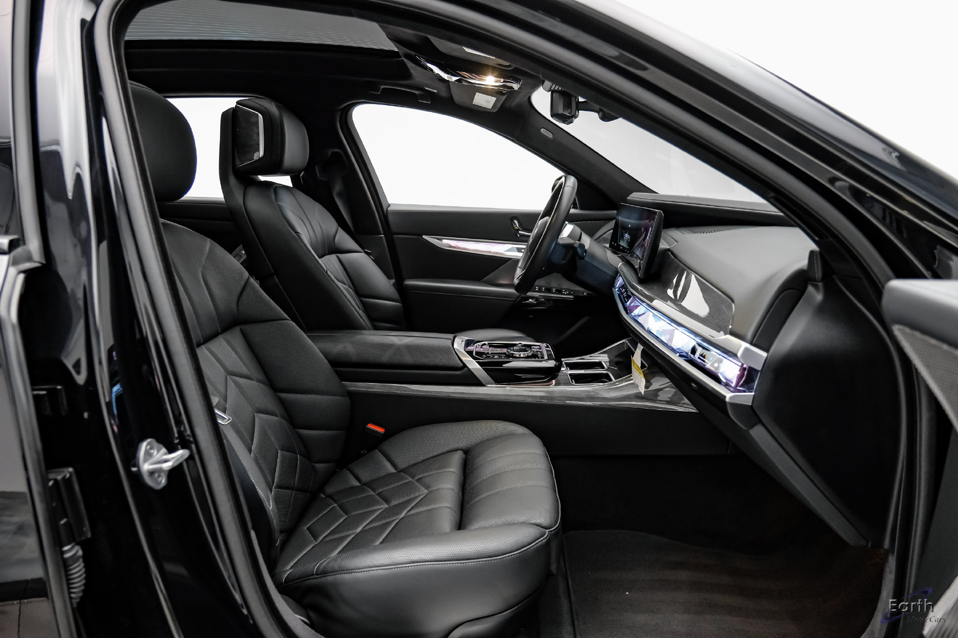 Used 2025 BMW i7 xDrive60 w/ Executive Package AWD/4WD image 52