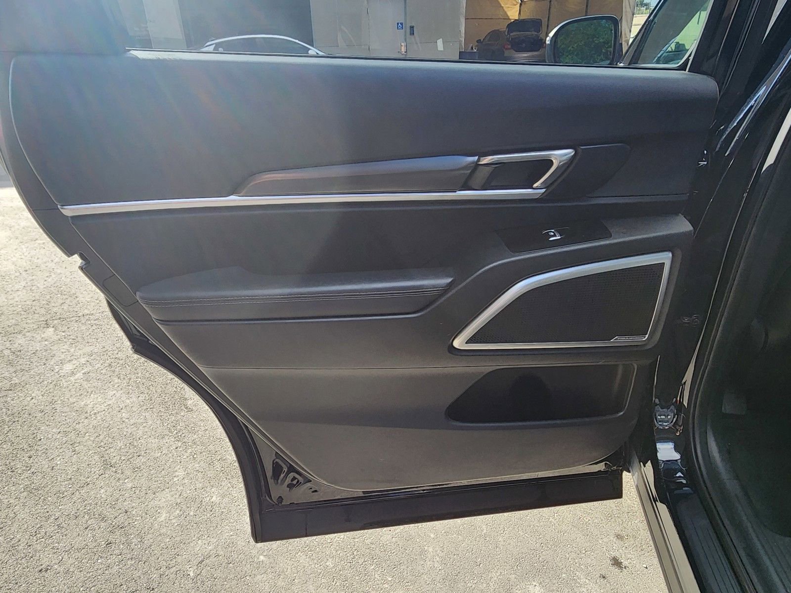 Used 2023 Kia Telluride S FWD image 19