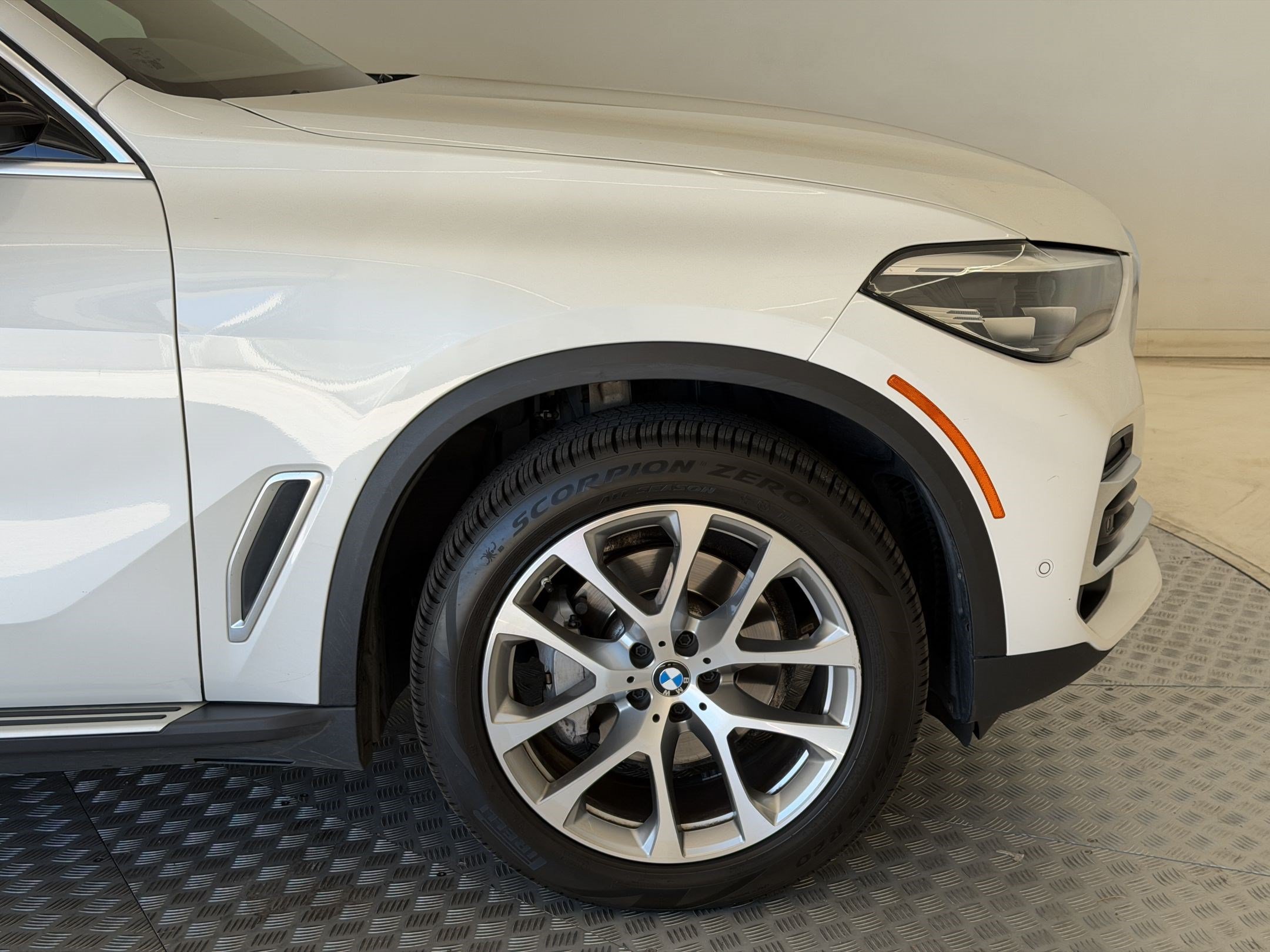 Used 2023 BMW X5 xDrive40i w/ Premium Package AWD/4WD image 13
