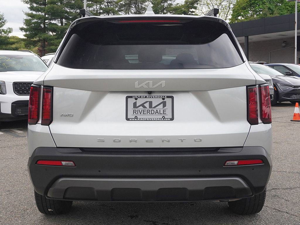 Used 2022 Kia Sorento S w/ Panoramic Sunroof Package AWD/4WD image 15