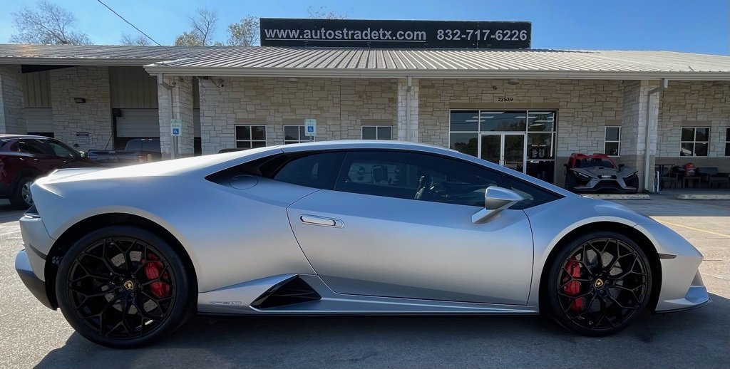 Used 2020 Lamborghini Huracan EVO image 7