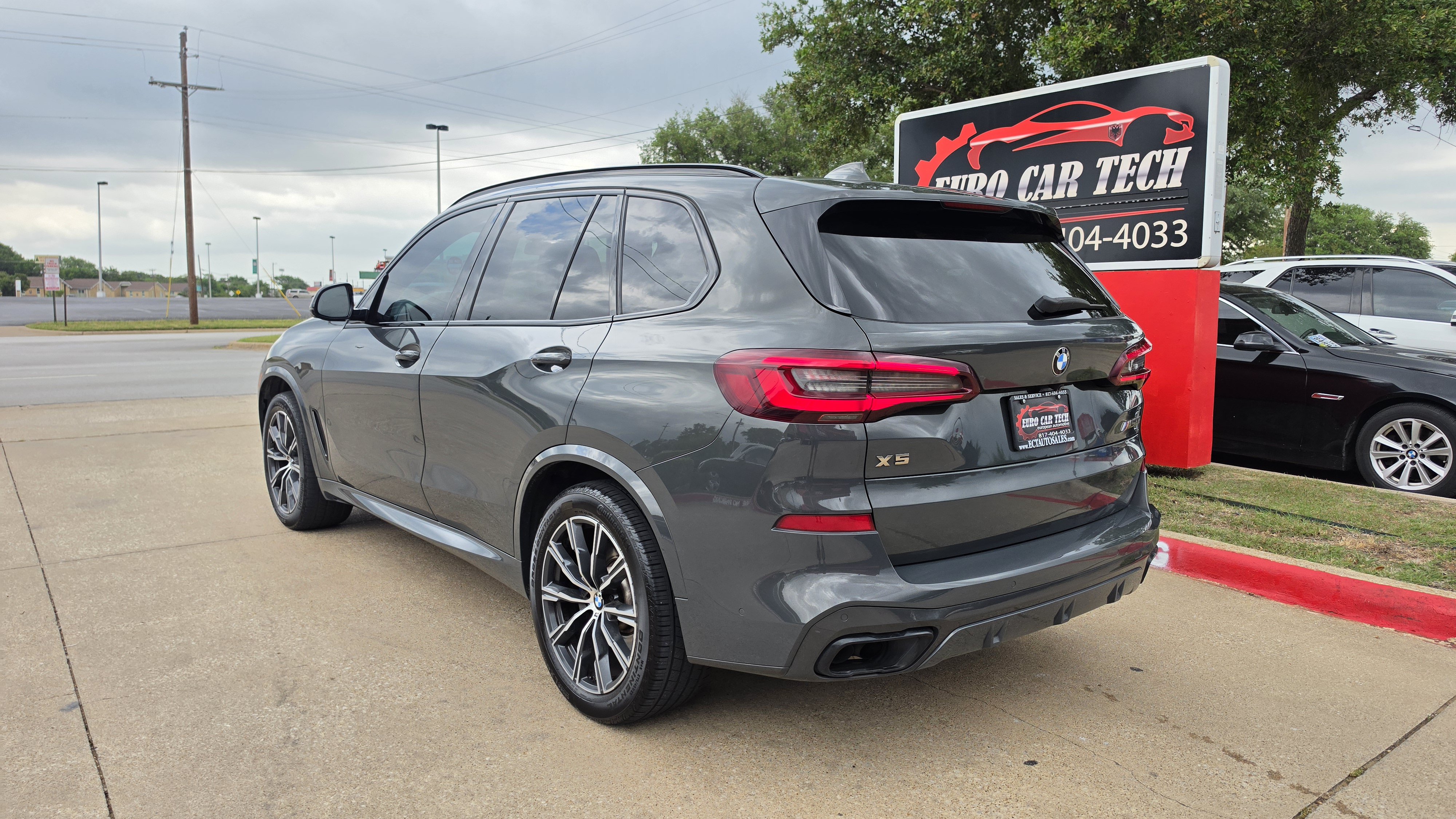 Used 2022 BMW X5 M50i AWD/4WD image 3