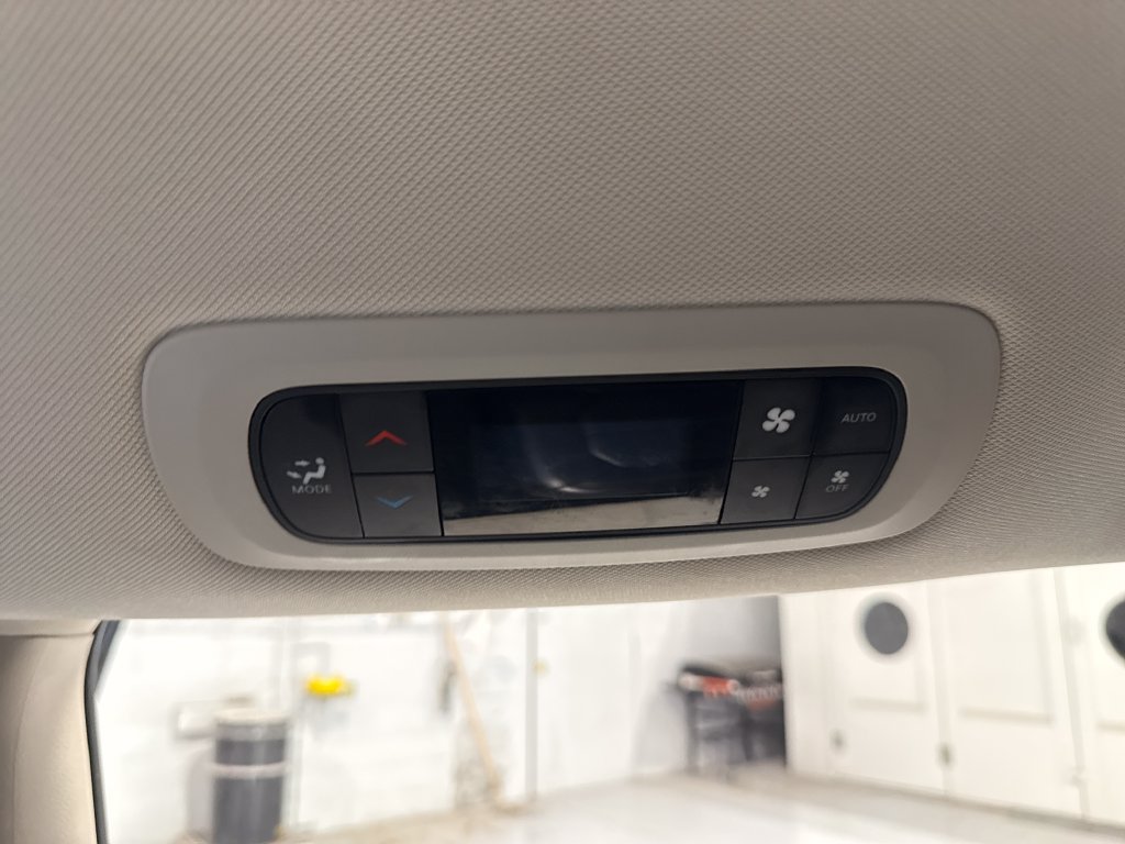 Used 2023 Chrysler Pacifica Touring-L FWD image 41