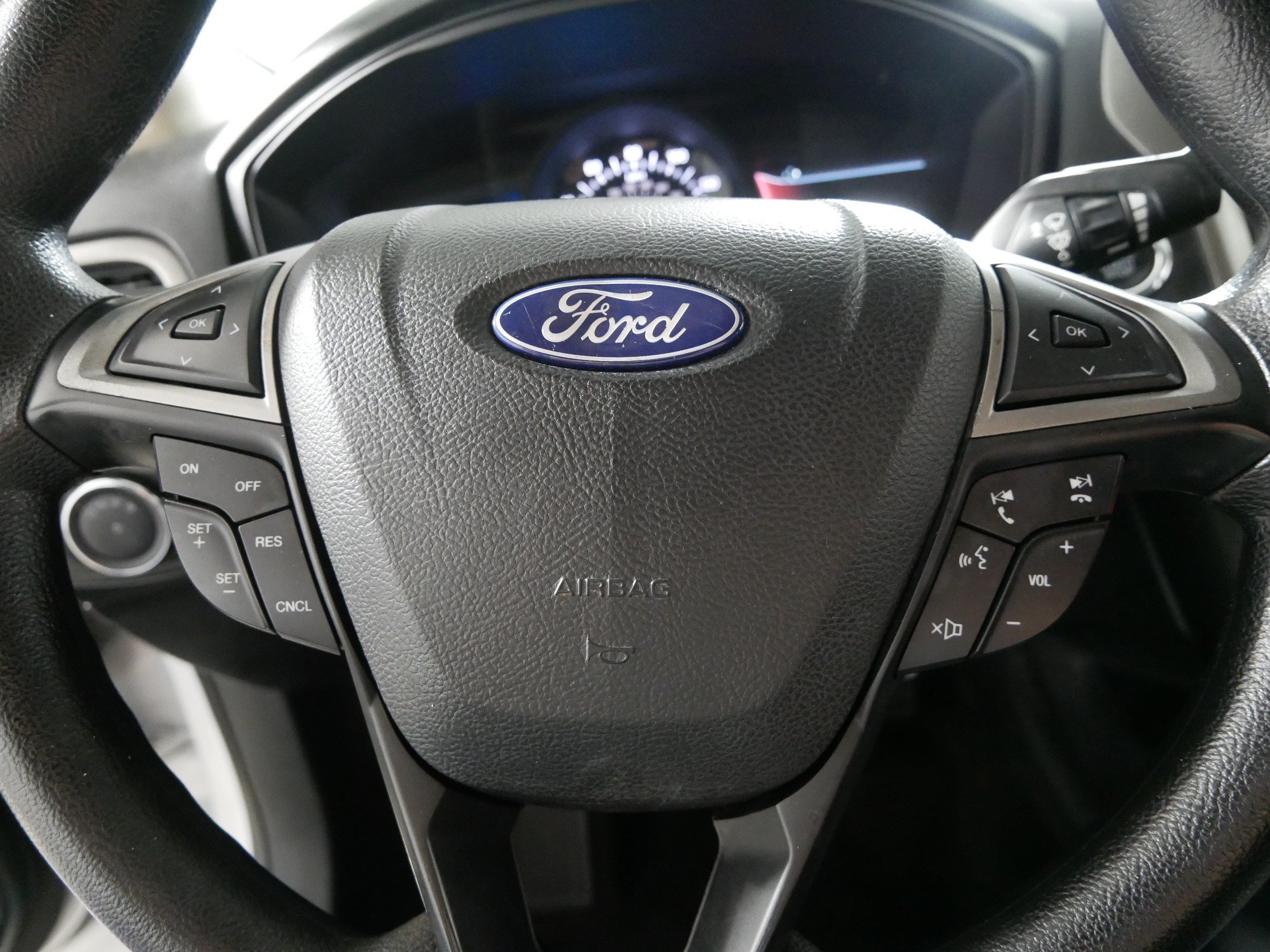 Used 2018 Ford Fusion SE FWD image 25