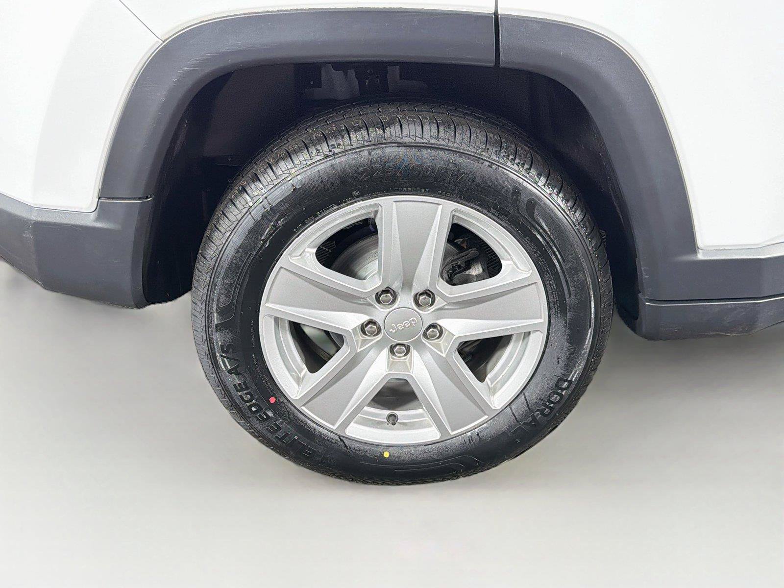 Used 2022 Jeep Compass Latitude AWD/4WD image 33