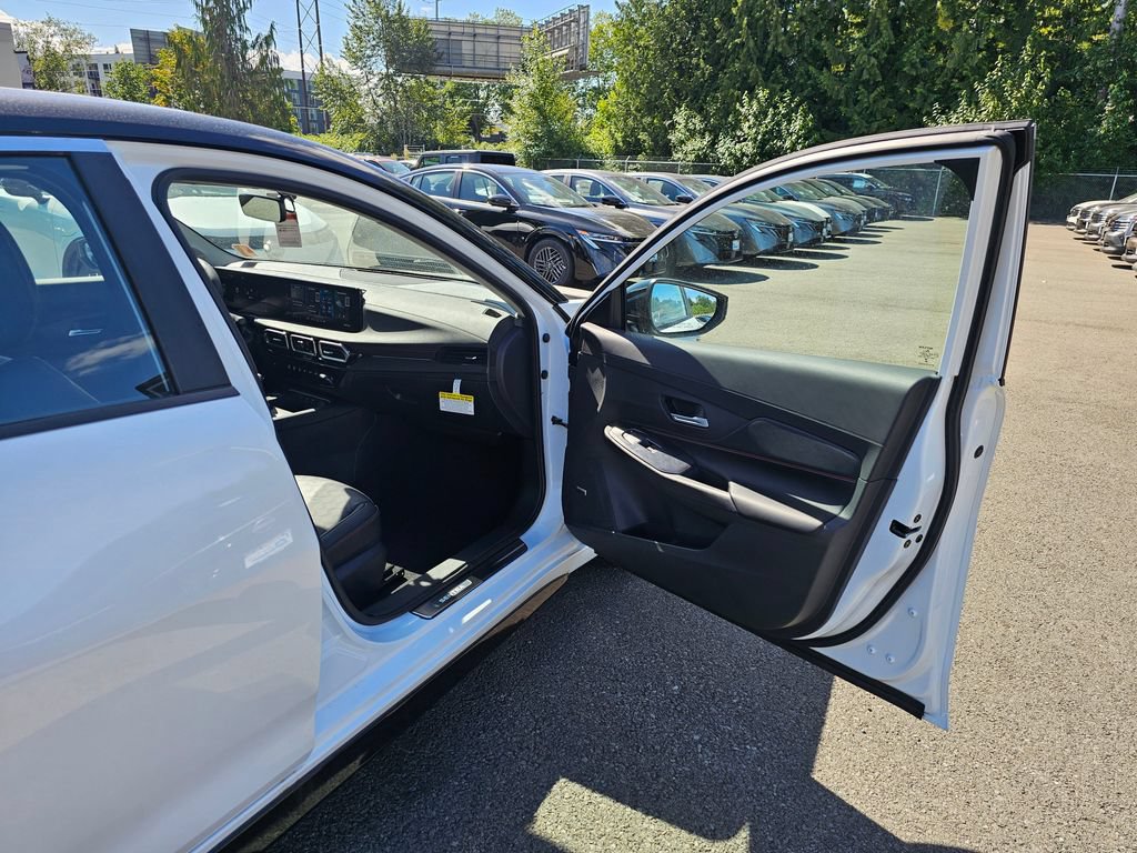 New 2026 Nissan Sentra SR w/ SR Premium Package FWD image 27