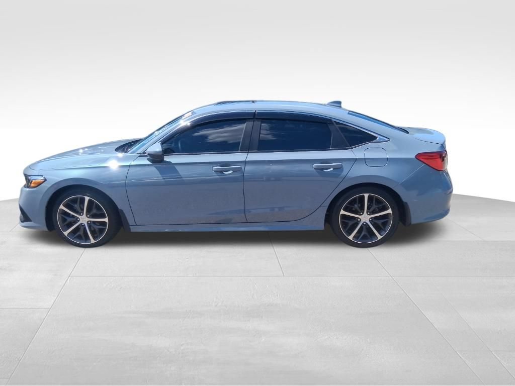 Used 2022 Honda Civic Touring image 2