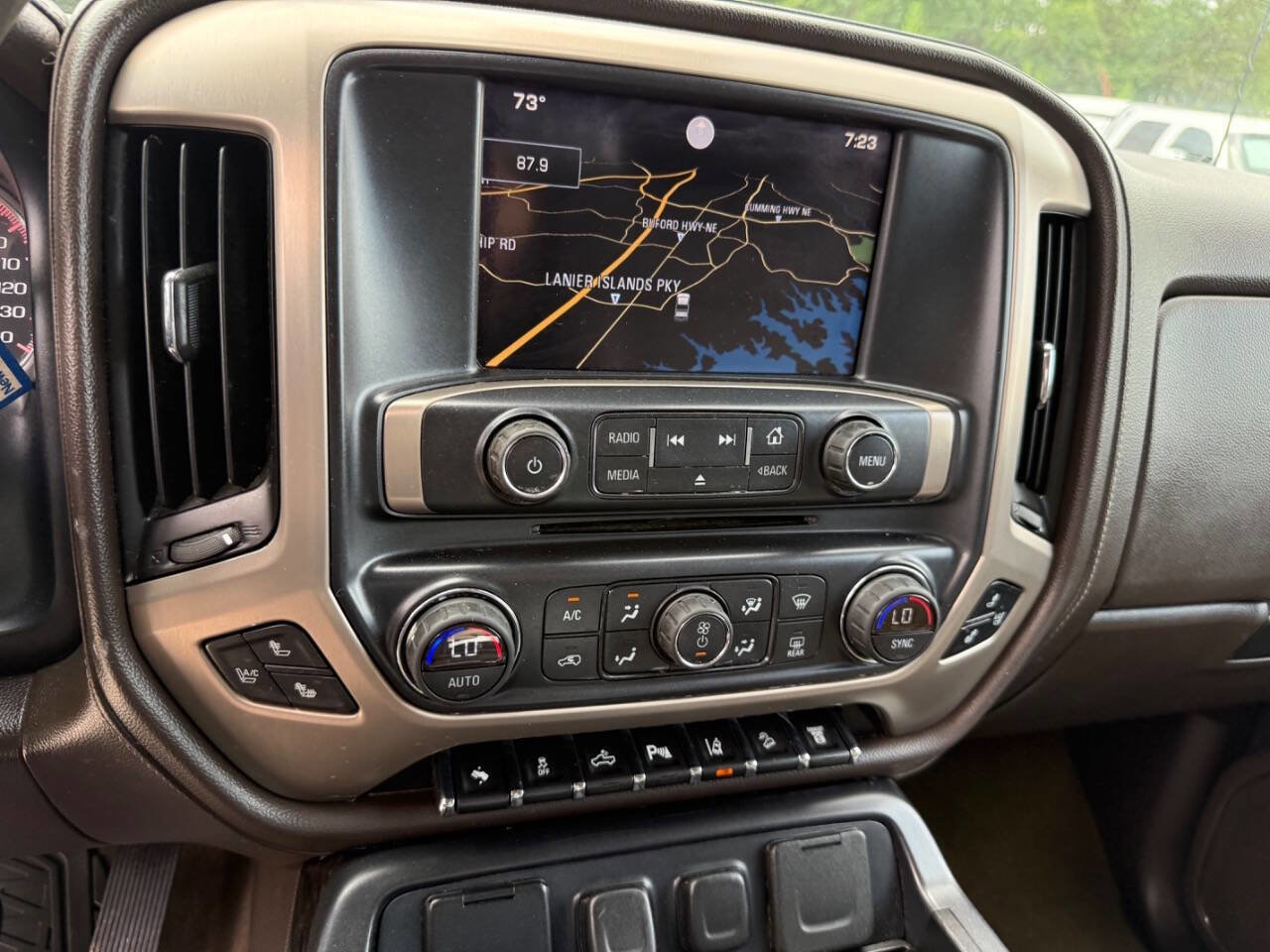 Used 2015 GMC Sierra 2500 Denali w/ Duramax Plus Package AWD/4WD image 17
