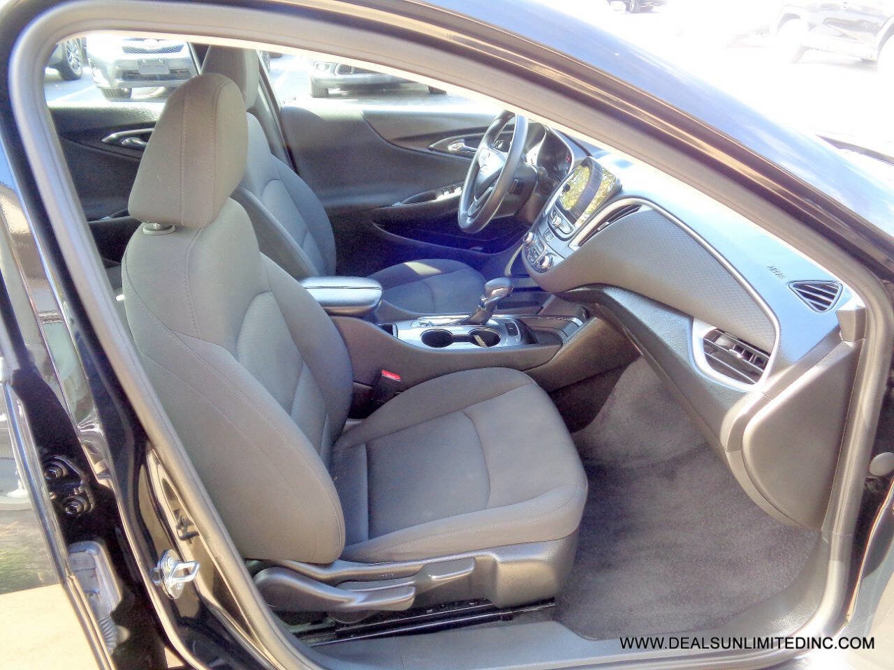 Used 2022 Chevrolet Malibu LT image 22