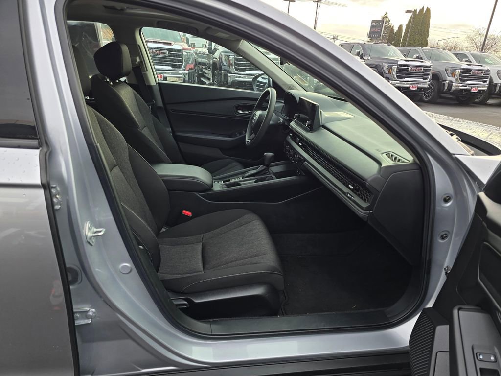 Used 2023 Honda Accord EX image 12