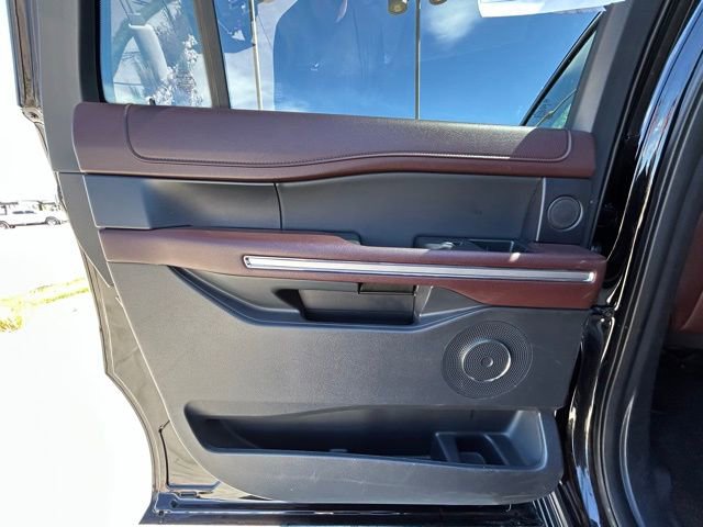 Used 2023 Ford Expedition Max Limited image 29