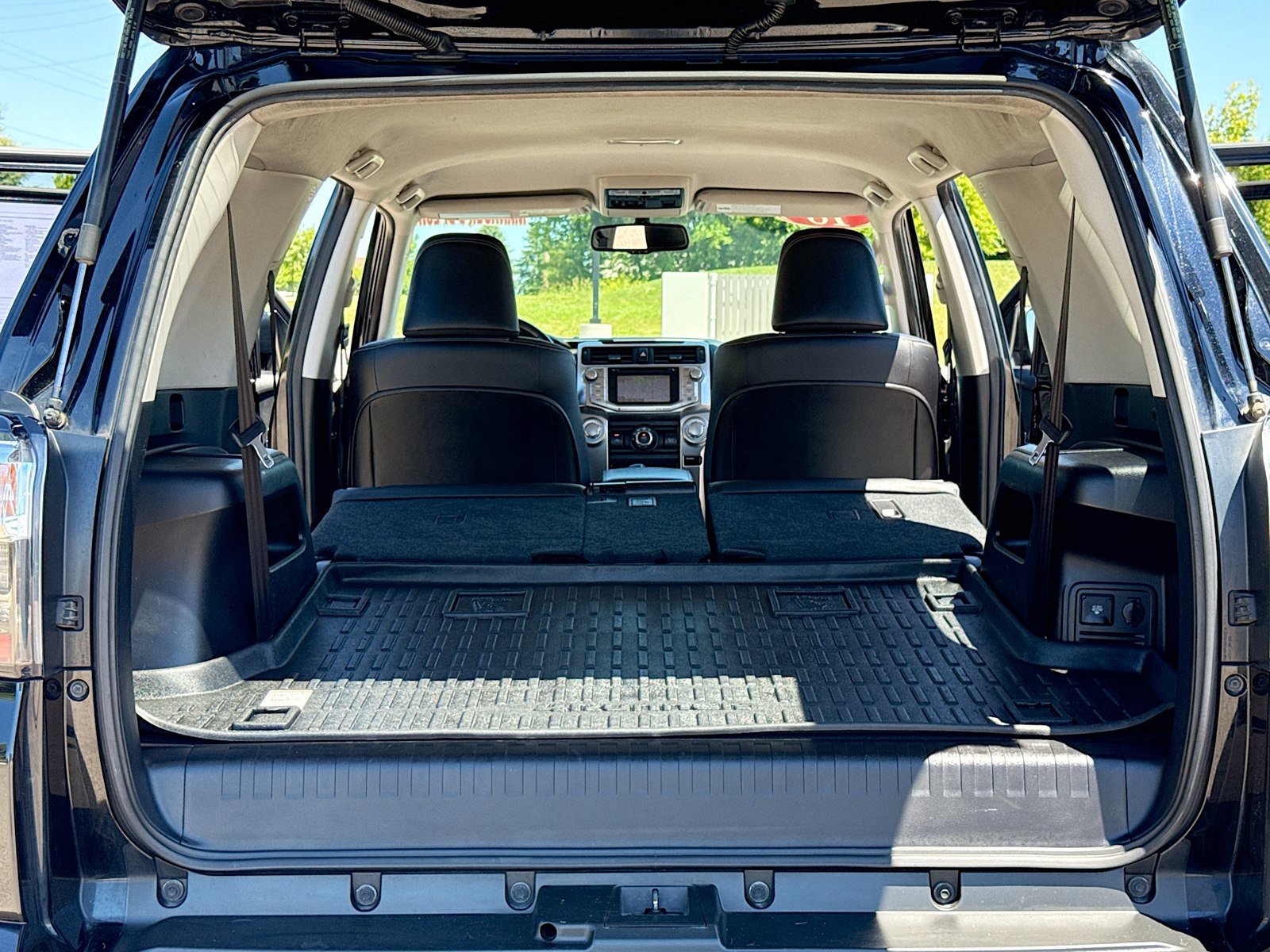 Used 2018 Toyota 4Runner SR5 Premium AWD/4WD image 7