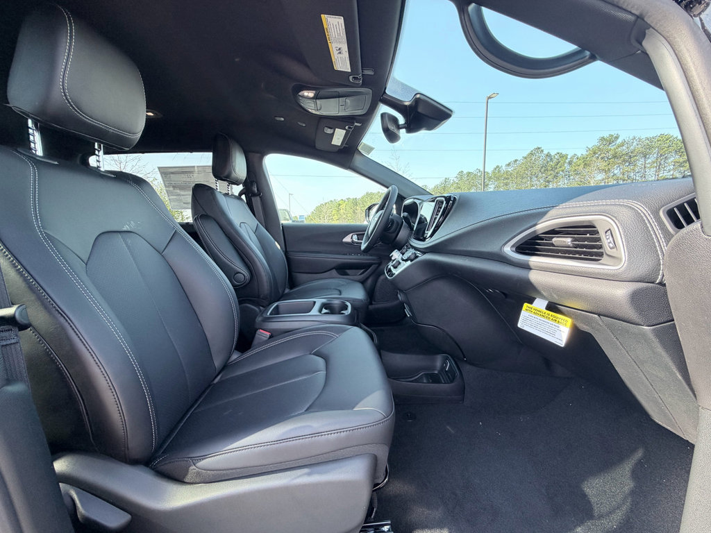 New 2026 Chrysler Pacifica Select image 23
